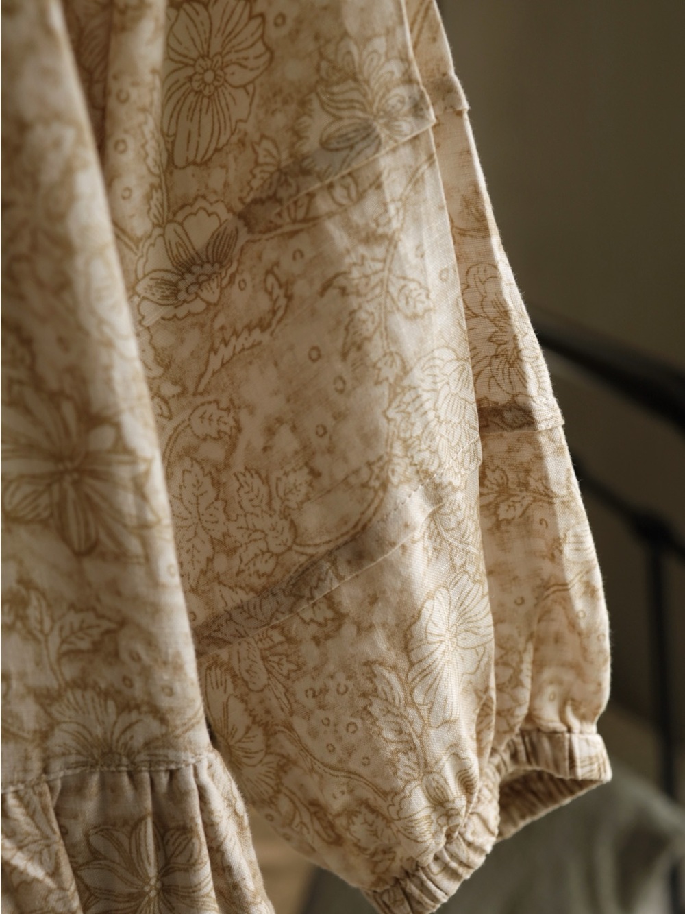 100% Linen Beige Floral Dress - Picture 4 of 7